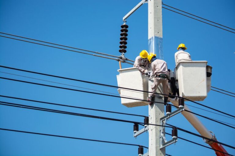 electricista cerca de mí